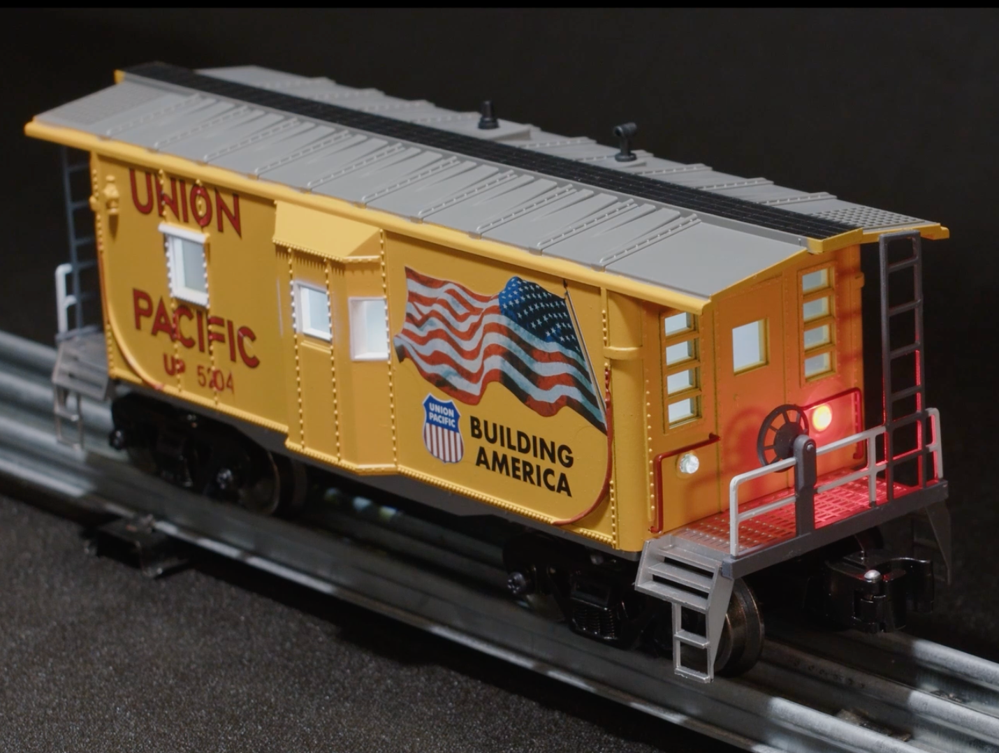 O Gauge Union Pacific Bay Lighted Caboose Train Car Glowing