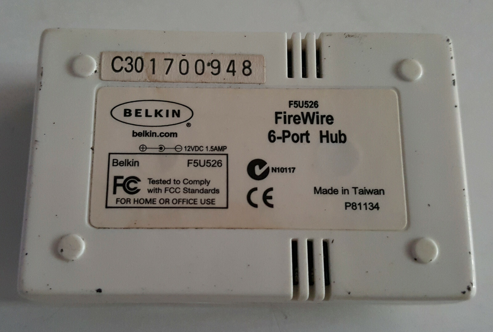 BELKIN FIREWIRE 6-PORT HUB F5U526