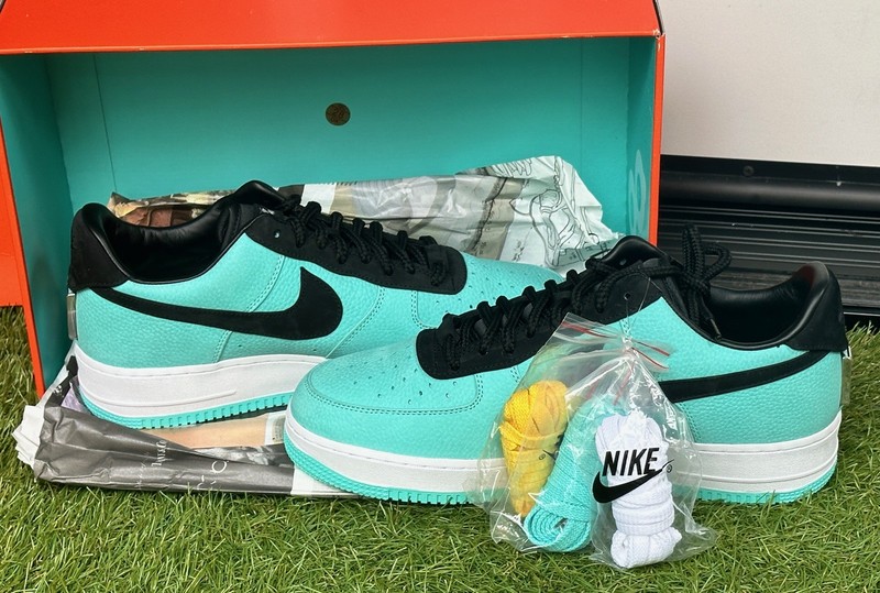 Nike Air Force 1 Low Tiffany & Co. (Friends and Family) RARE