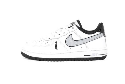 

Nike Force 1 LV8 для маленьких детей, белый/белый-черный-серый волк (DO3807 101), White/white-black-wolf grey