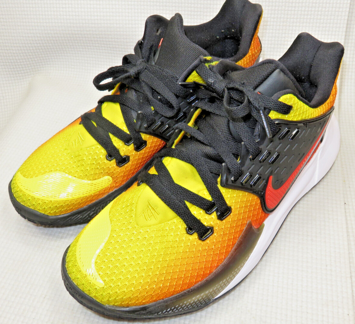 シューズ(男性用) Kyrie low2 sunset Nike Kyrie Low 2 Sunset Colorway Release Information | Hypebeast