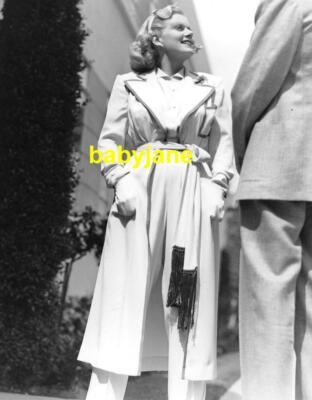 50枚限定　08DONRUSS AMERICANA Jean Harlow 065 JEAN HARLOW CANDID ON MGM LOT WITH FLOWER BETWEEN HER
