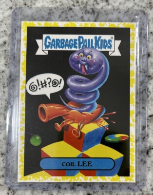 2018 Garbage Pail Kids TOPPS We Hate The  80s Coil LEE 3a Yellow Parallel Q-Bert