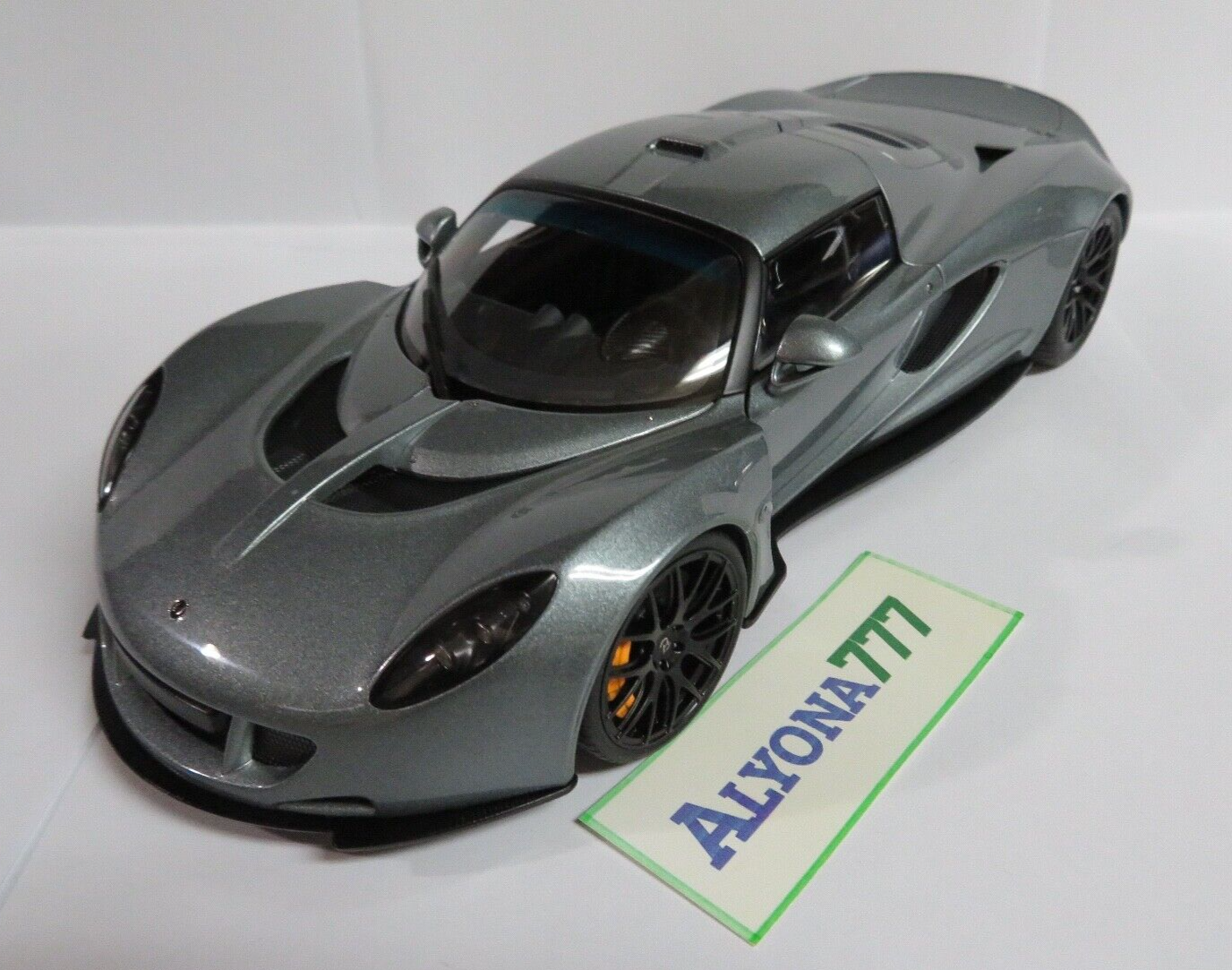 AUTOart 1/18 Hennessey Venom GT 赤 Hennessey Venom GT Red 1/18 Diecast Model Car by Autoart | GPBox