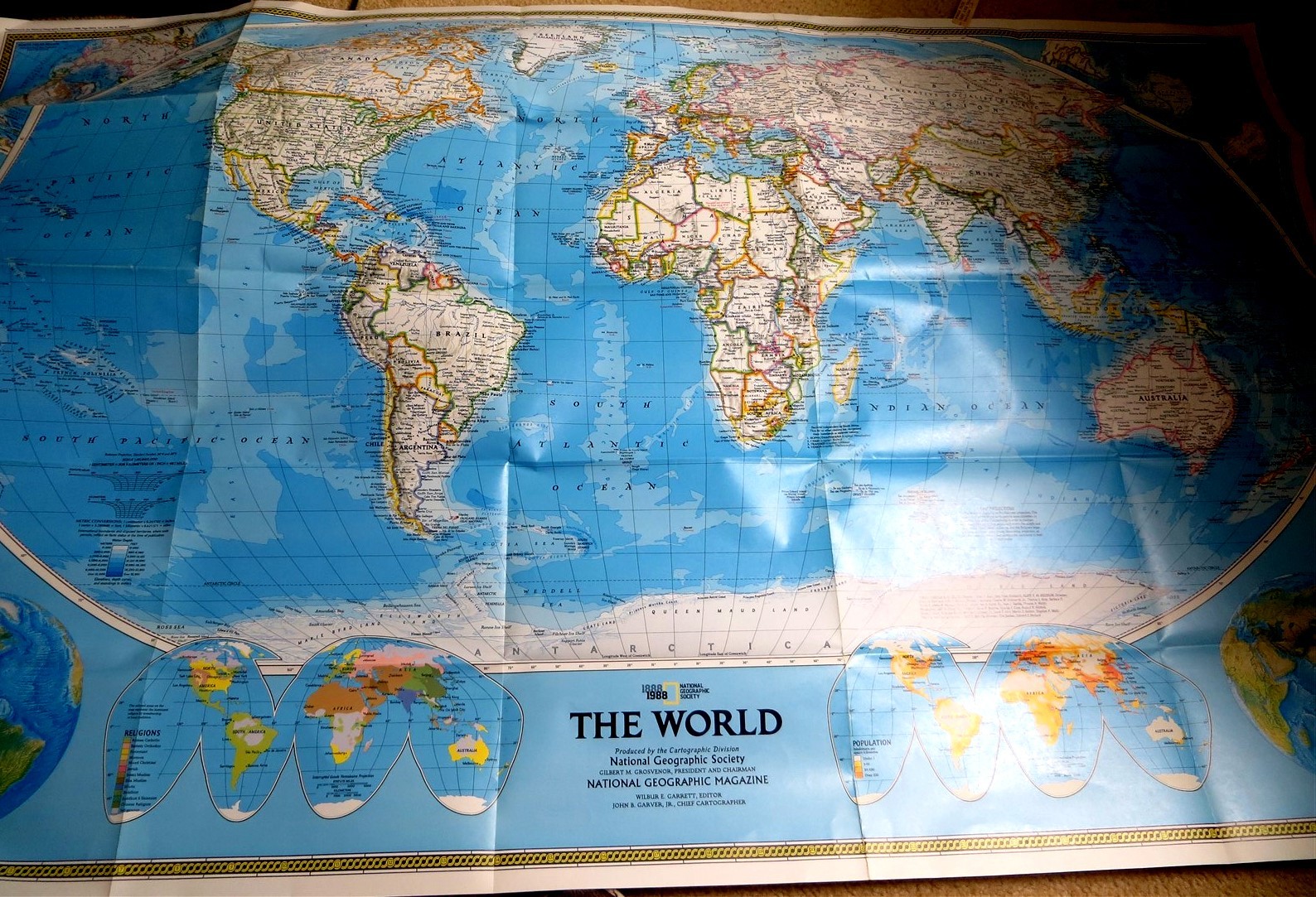 National Geographic Map - World Map & Endangered Earth National Geographic Map - World Map & Endangered Earth