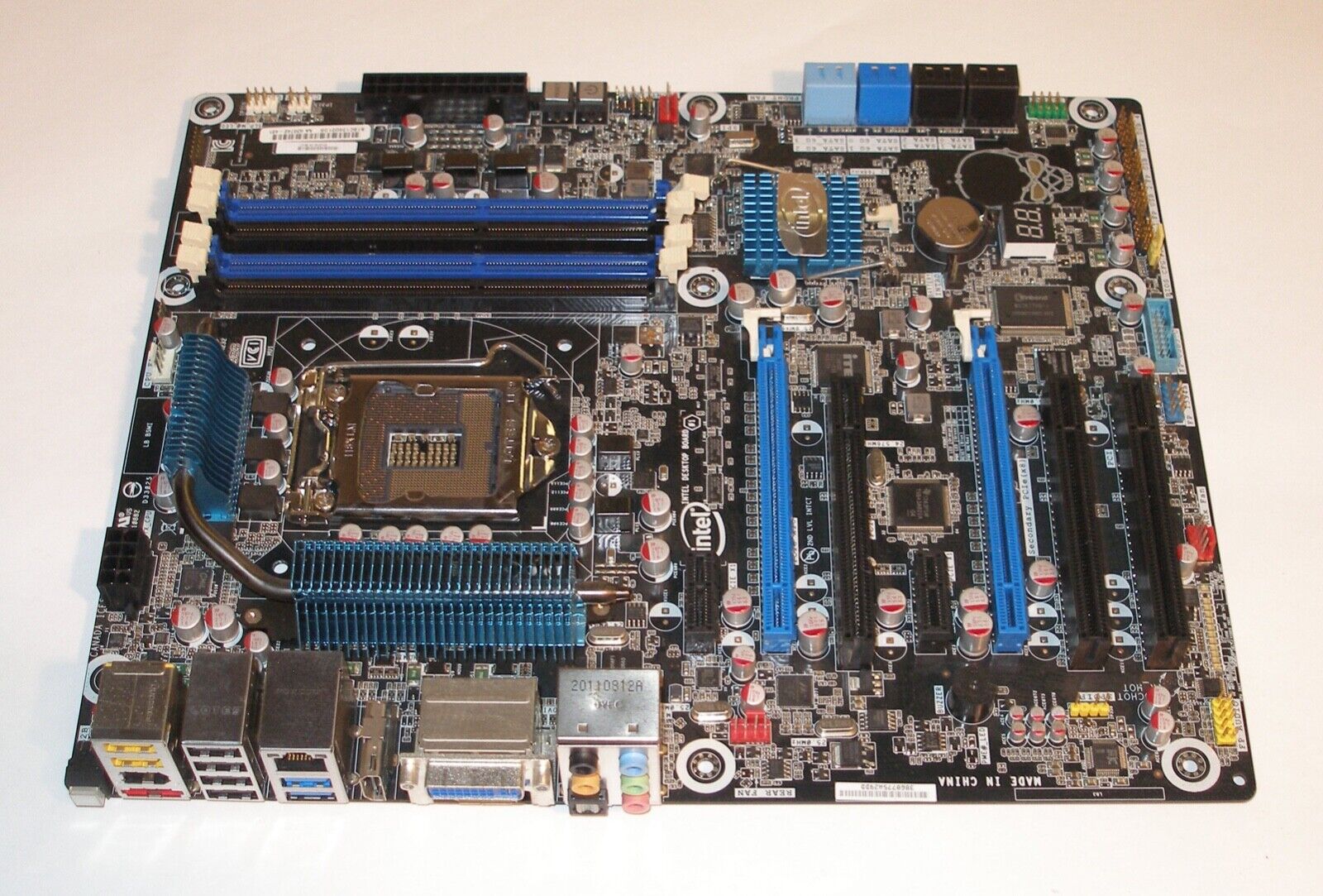 Intel DZ68BC Extreme Series Z68 LGA1155 ATX Motherboard + I Intel DZ68BC Extreme Series Z68 LGA1155 ATX Motherboard + I