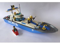 lego police boat
