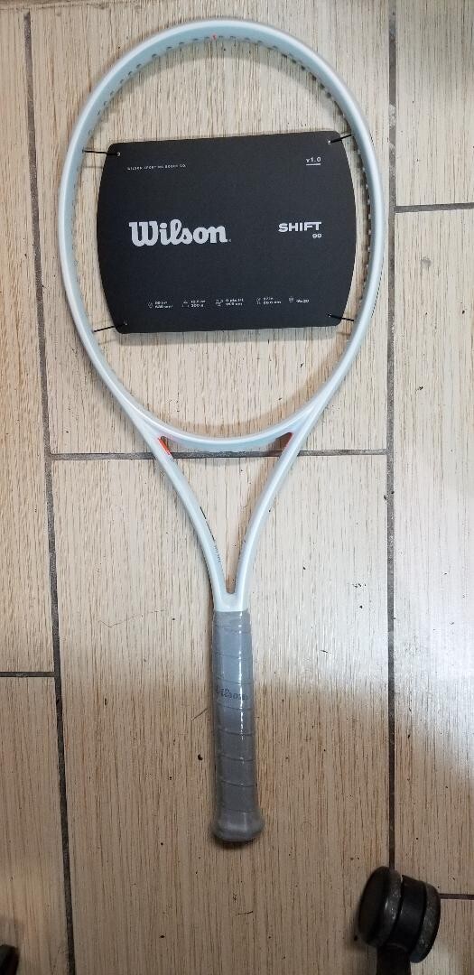 Wilson シフト99 300g G2 ラケット(硬式用) Wilson Shift 99 G2 300g ラケット(硬式用