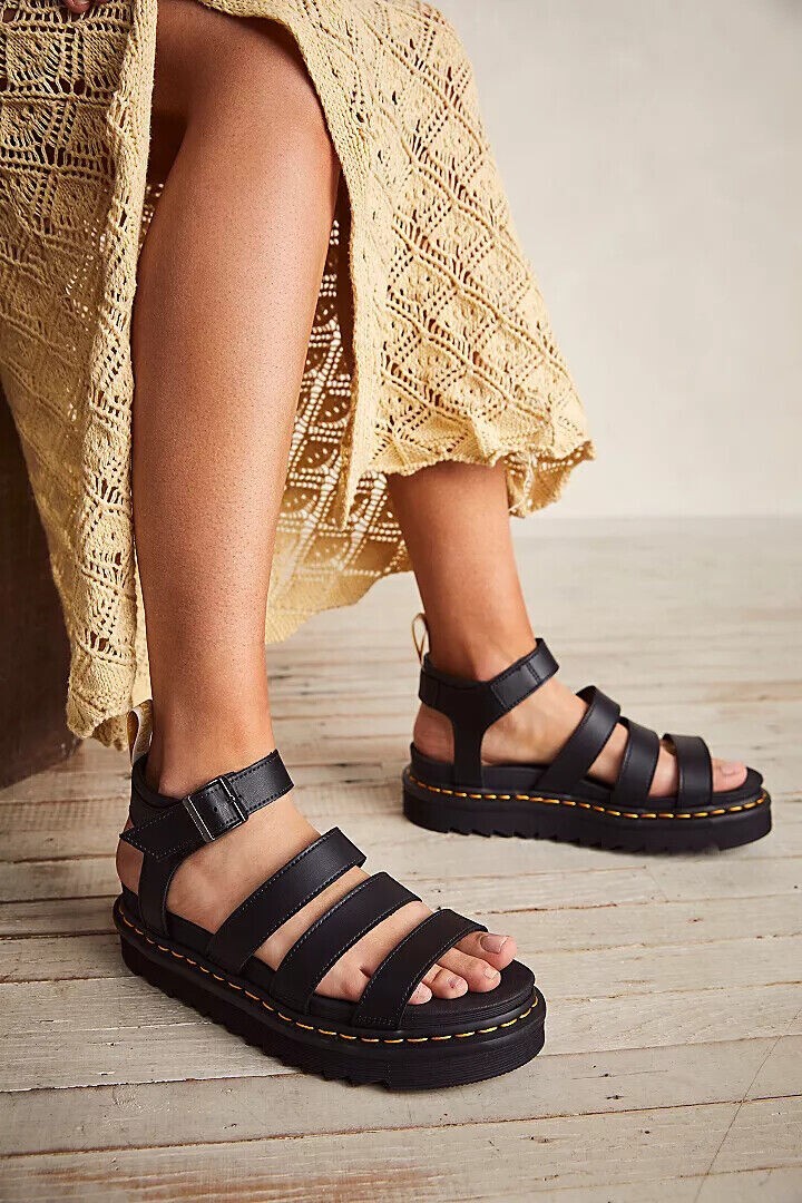 【 AIR】Dr.Martens BLAIRE STRAP SANDAL Amazon.com | Dr. Martens Women's Blaire Sandal, Black Brando