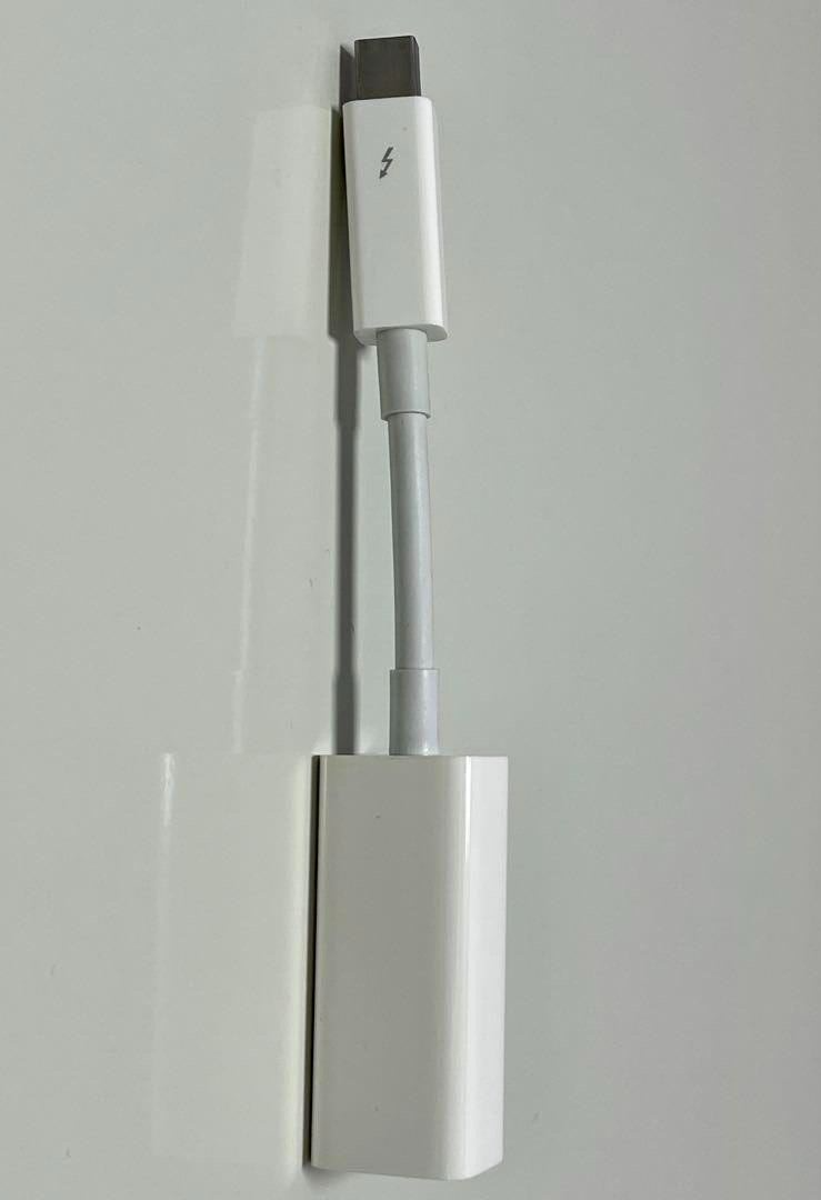 Apple Thunderbolt to FireWire Adapter Cable MD464ZM/A A1463 Apple Thunderbolt to FireWire Adapter Cable MD464ZM/A A1463