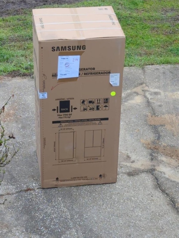 18 cu. ft. Smart Counter Depth 3-Door French Door Refrigerator: