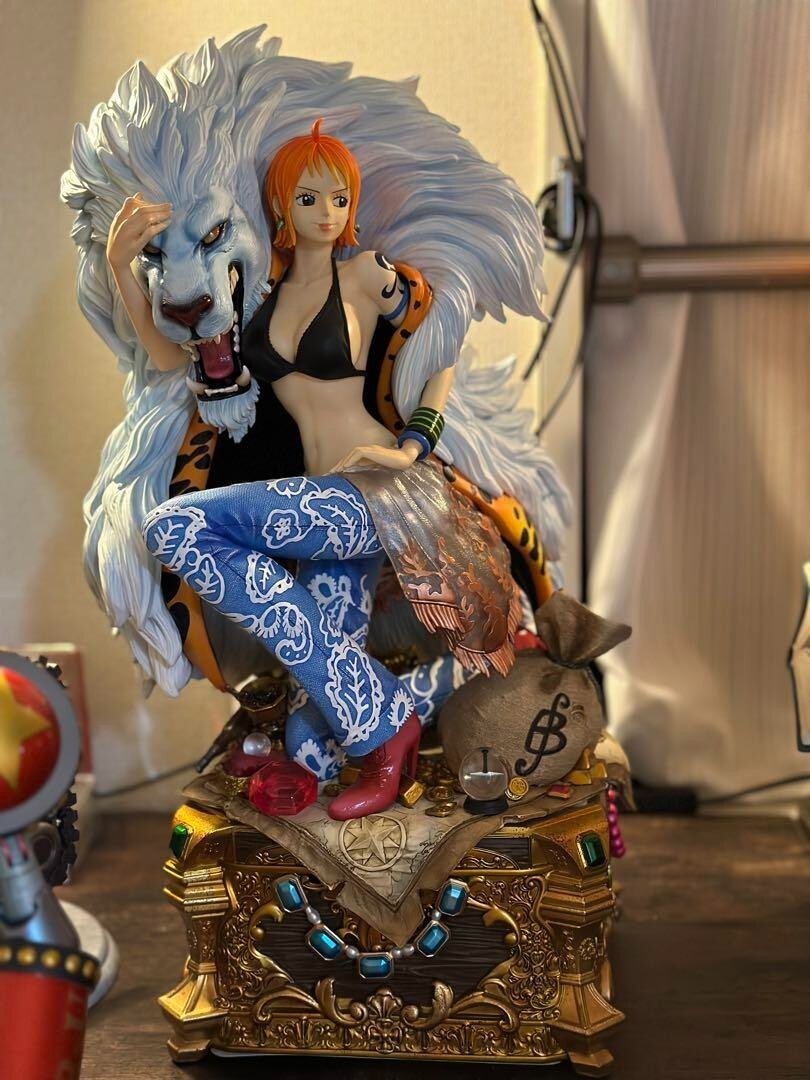 Unique Art Studio One Piece Log Collection Large Statue