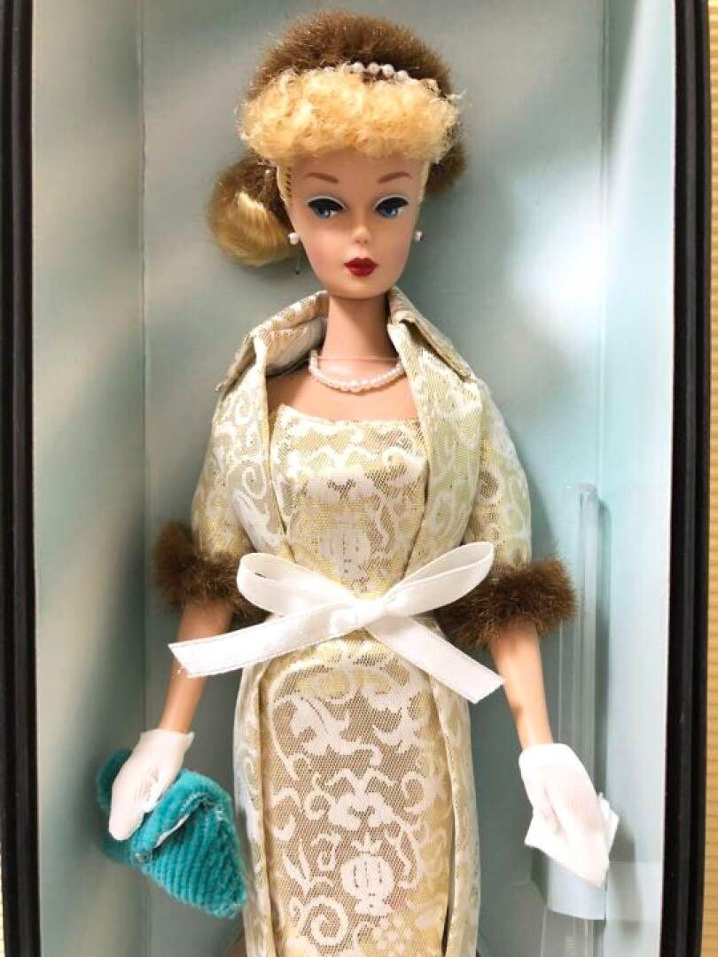 ♛Barbie✴︎Evening Splendor✴︎新品未取出し✴︎ 519HJFFT9TL._UF894,1000_QL80_.jpg