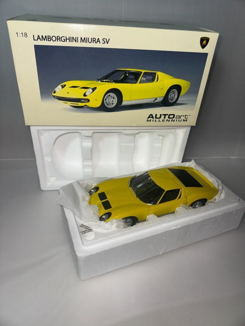 AUTOart Millenium 1/18 Lamborghini miura SV Diecast