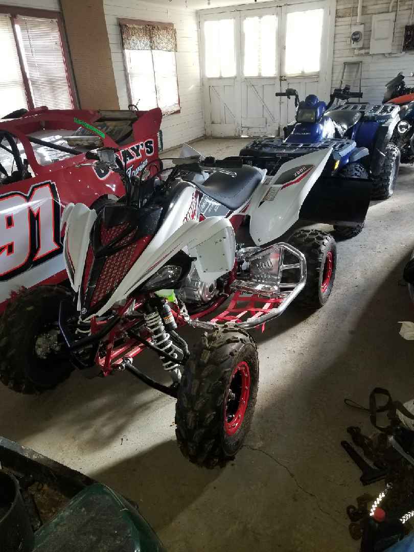 2018 Yamaha Raptor 700R Special Edition, lots of extras! Less than 10 hours!!