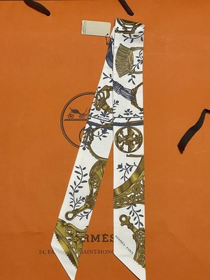 HERMES 2024SS Etriers Remix Limited Edition Silk Twilly in Armor Remix Design
