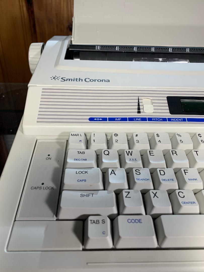Vintage Smith Corona WordSmith KA13 Vintage Electric Portable Typewriter