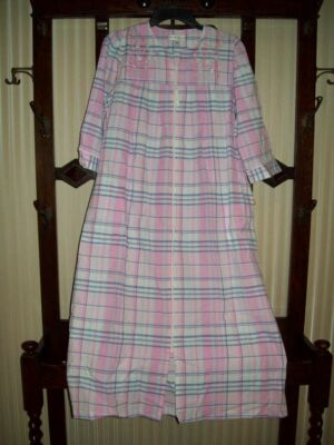 NWT MISS ELAINE 3/4 SLEEVE ZIP FRONT LONG ROBE SEERSUCKER NAVY/PINK 869676 S