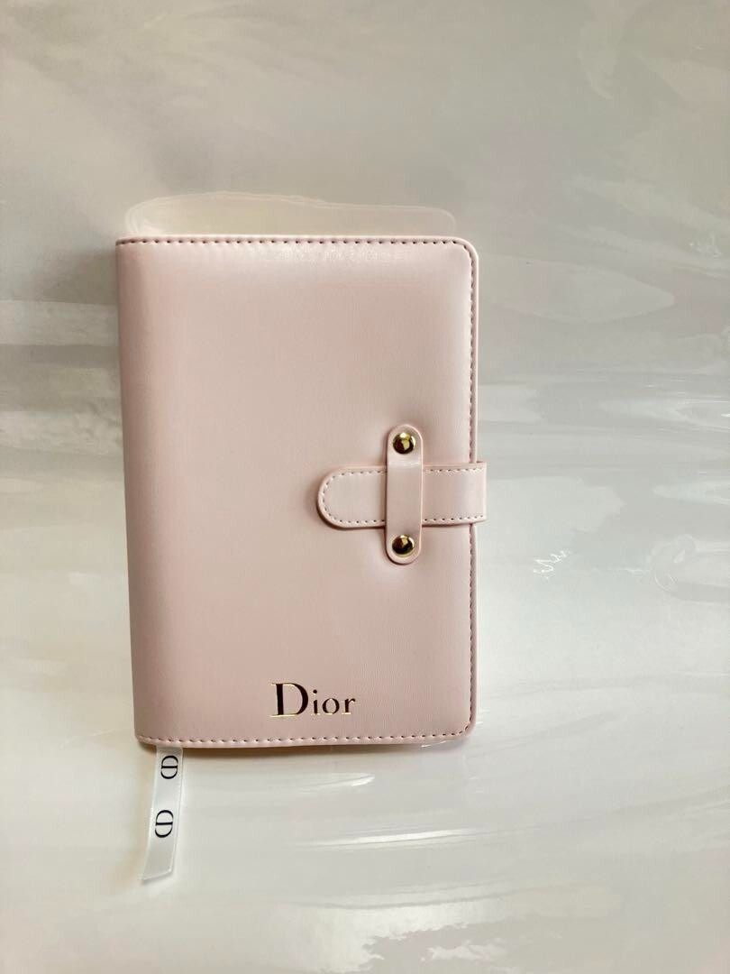 DIOR カシミヤパーカー ロゴ刺繍パッチ DIOR カシミヤパーカー ロゴ刺繍パッチ