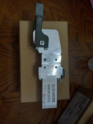 destaco power clamp 82L3G-243C8030 Pneumatic Clamp 