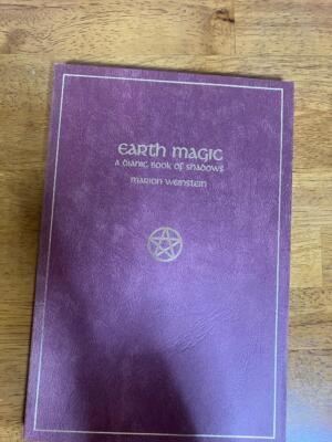 洋書 Earth Magic a dianic book of shadow 最も信頼できる Book Dianic A Magic. Earth of by