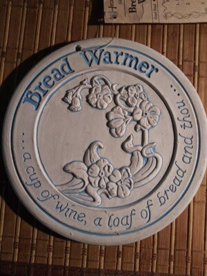VINTAGE 1989 LYN ULICK SIGNED BREAD WARMER HEART LAND STUDIOS ORIGNAL DESIGN NEW