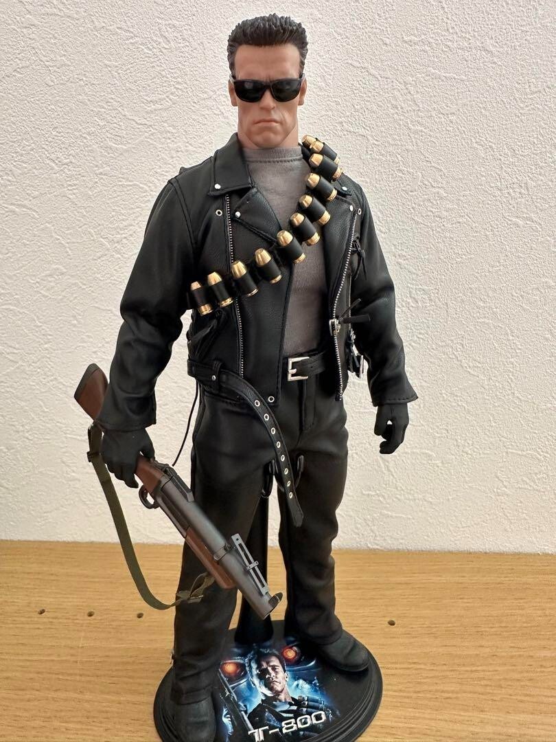 その他 PRESENT TOYS Future Warrior T800 1/6 Present Toys Future Warrior Battle Damaged T800 In Hand