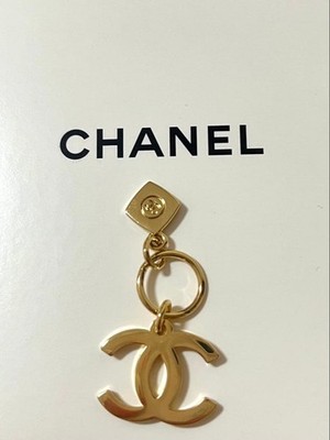 CHANEL Charm 2023 Holiday Christmas Limited Edition CC Logo Gold Charm Unused