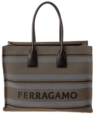 

Большая женская сумка-тоут с кожаной отделкой Ferragamo Signature, бежевая, NA