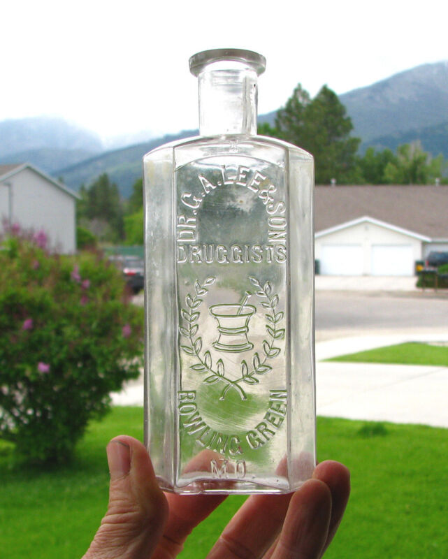 ca 1888 Large size BOWLING GREEN MISSOURI MO / DR LEE & SON DRUGGISTS med bottle
