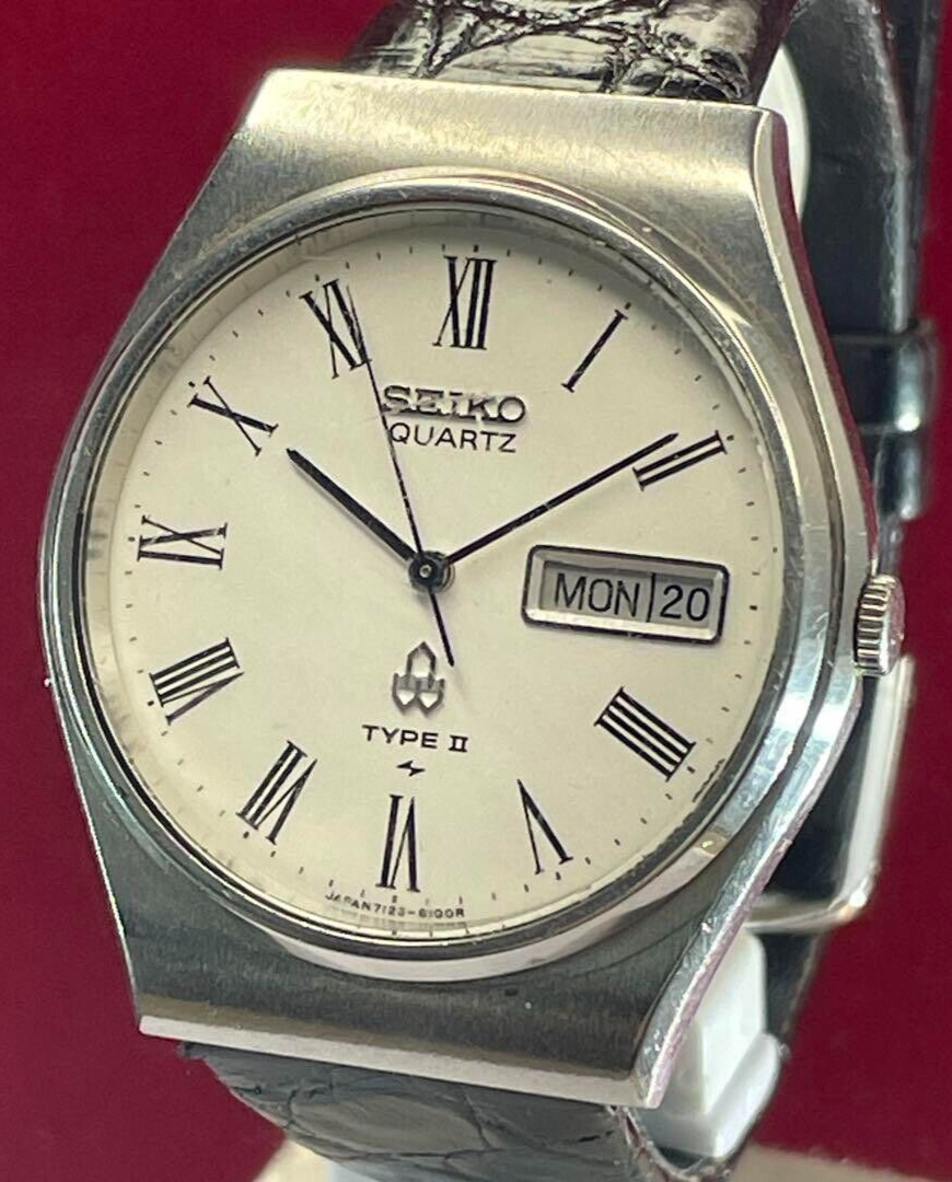 70s 未使用 SEIKO ソシエ 変わりラグ QZ 電池交換済 日本製 腕時計 電池交換済】SEIKO 腕時計 V701-1781 セイコー Qz ゴールド