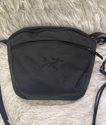 ARC'TERYX Mantis 2 Waist Pack Black Ⅱ Arc'teryx MANTIS 2 WAIST PACK Black II – Victory Outdoor