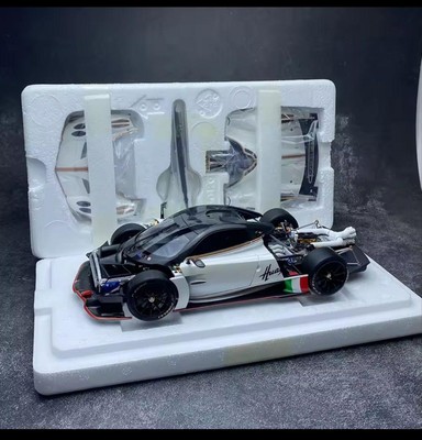 LCDMODELS　1/18　ウアイラR 1/18 LCD Pagani Huayra R (Carbon Black) Diecast Car Model