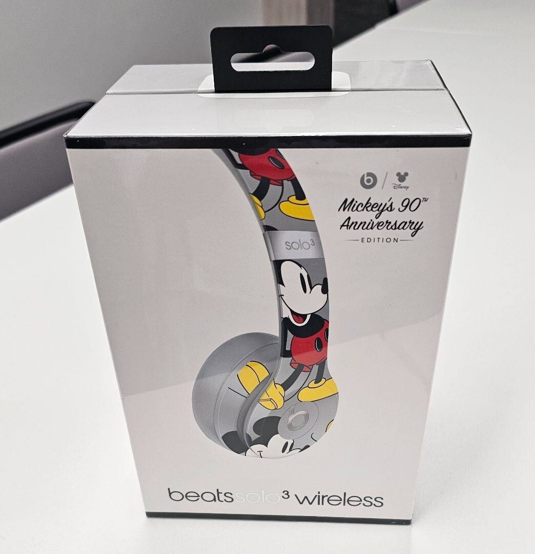 beats solo3 ミッキー90th コラボ商品 Amazon.com: Beats Solo3 Wireless Headphones - Mickeys 90th