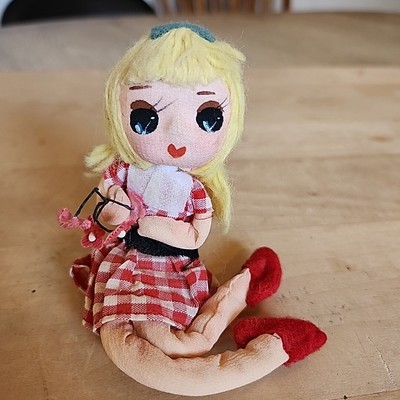 Vtg Miss Twisty Big Eye Blonde Japan Posable Cloth Doll Magnetic Shelf Sitter