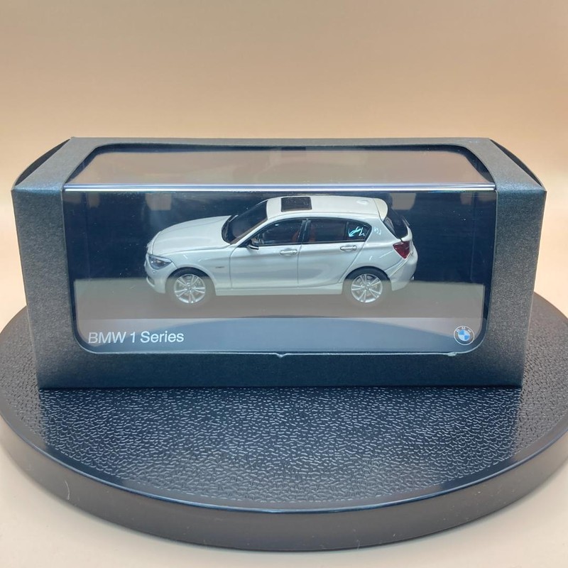 1/43 JADI BMW 1シリーズ F20 ホワイト ディーラー特注品 1/43 JADI BMW 1 Series F20 White Dealer Special Order