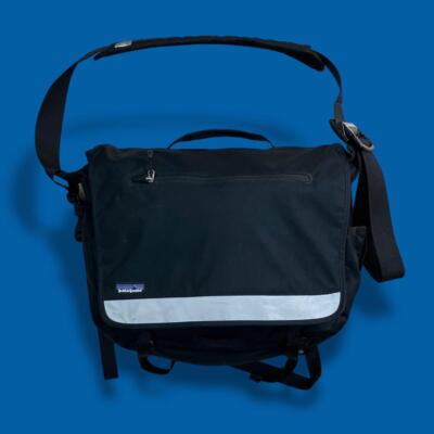 00年製 Patagonia Half Mass Bag Messenger BK.jpg