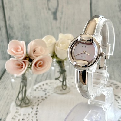 Gucci 1400L Analog Quartz Women Rare Watch Silver Pink Shell