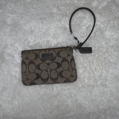 Coach Wristlet Wallet Signature C Jacquard & Leather Bown