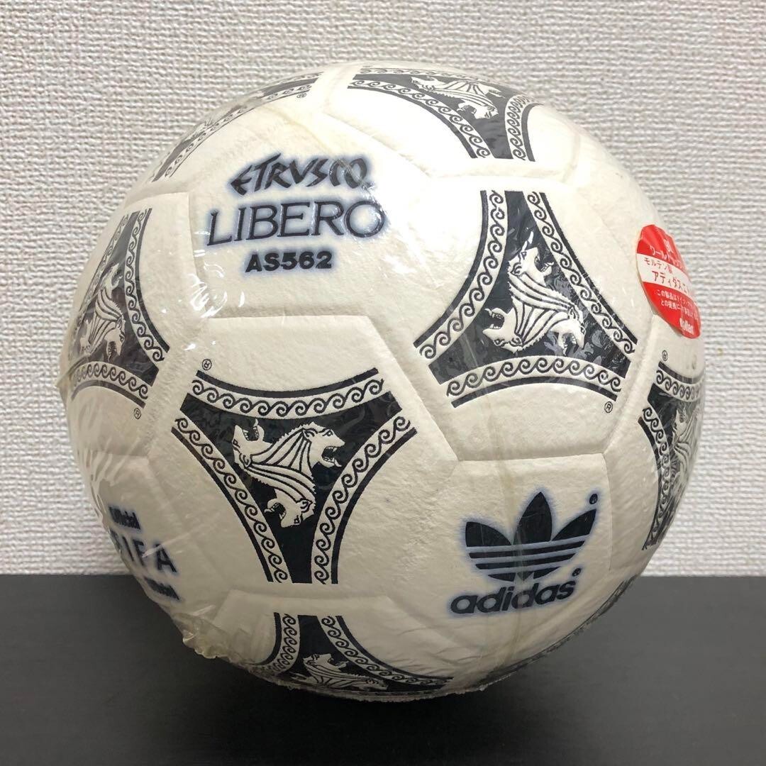 イタリアワールドカップ時のETRVSCO LIBEROになります。 1990 FIFA World Cup Italy Tournament ADIDAS ETRUSCO LIBERO