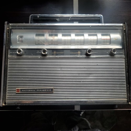 Vintage National Panasonic RF-3000A. Japan 6 Band 19