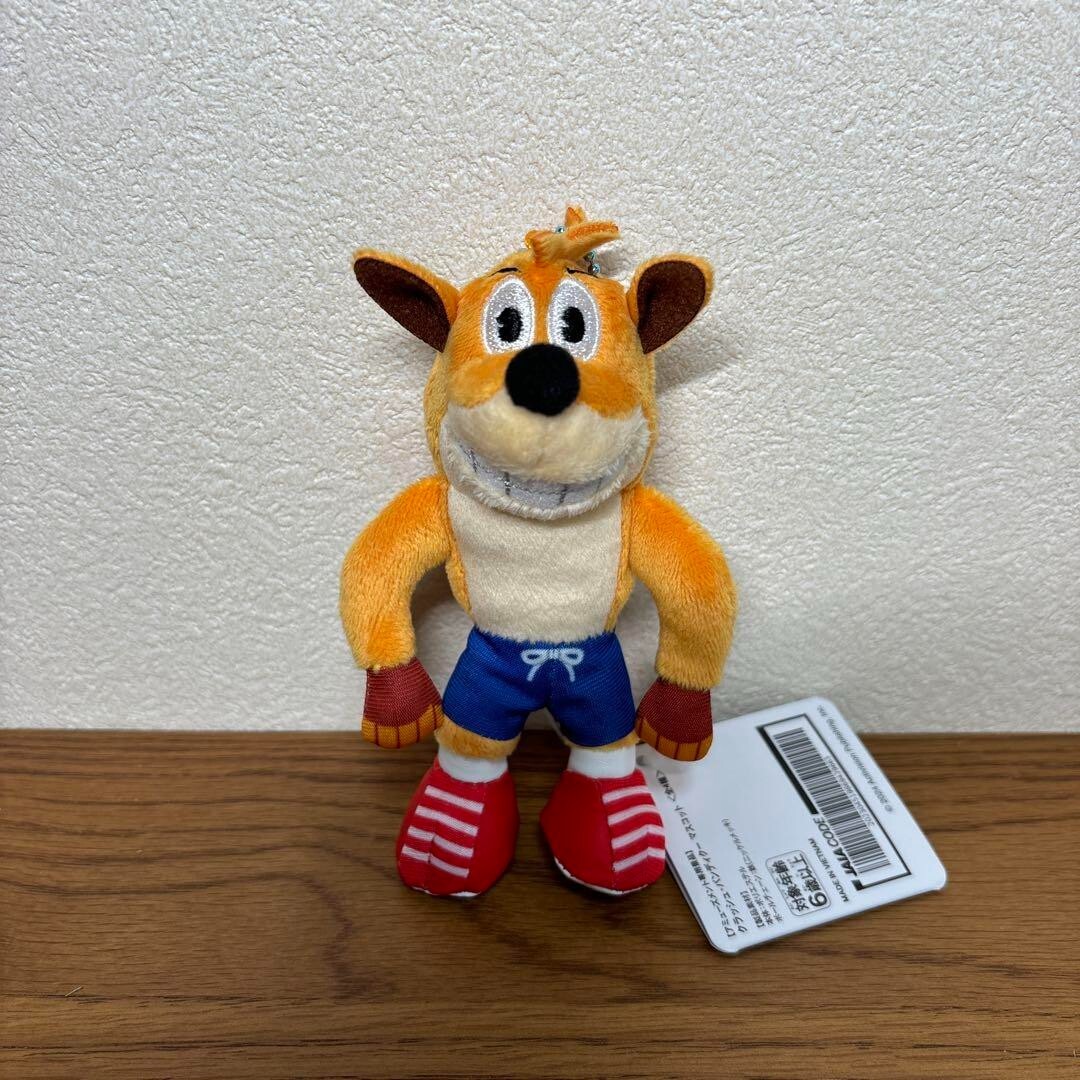 Crash Bandicoot Animal Passportとミニ人形のセット Amazon.com: Crash Bandicoot Bandai Action Figures 4 Pack