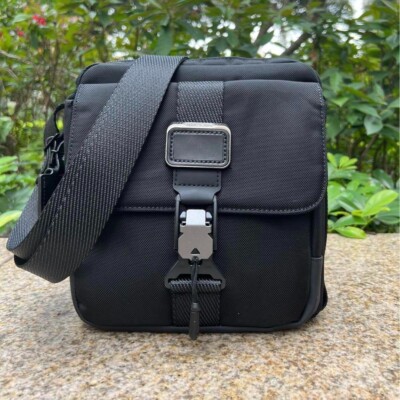 NEW TUMI Alpha Bravo Junior Crossbody Black shoulder crossbody bag 232709