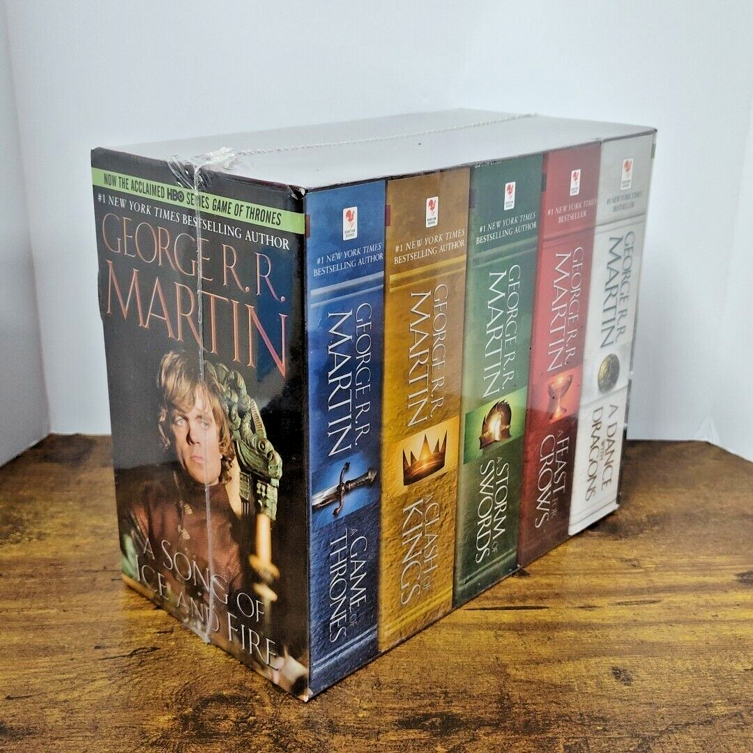 洋書 Game of thrones 5 book set Amazon.com: George R. R. Martin's A Game of Thrones 5-Book