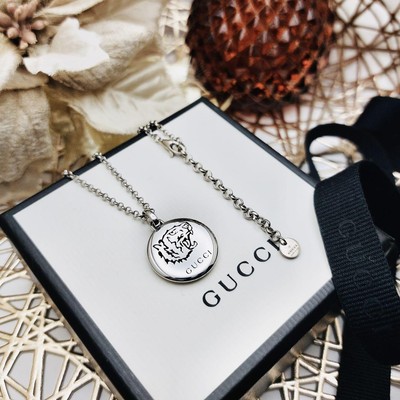新しい Gucci Blinds For Love Tiger Head Necklace - Authentic アクセサリー