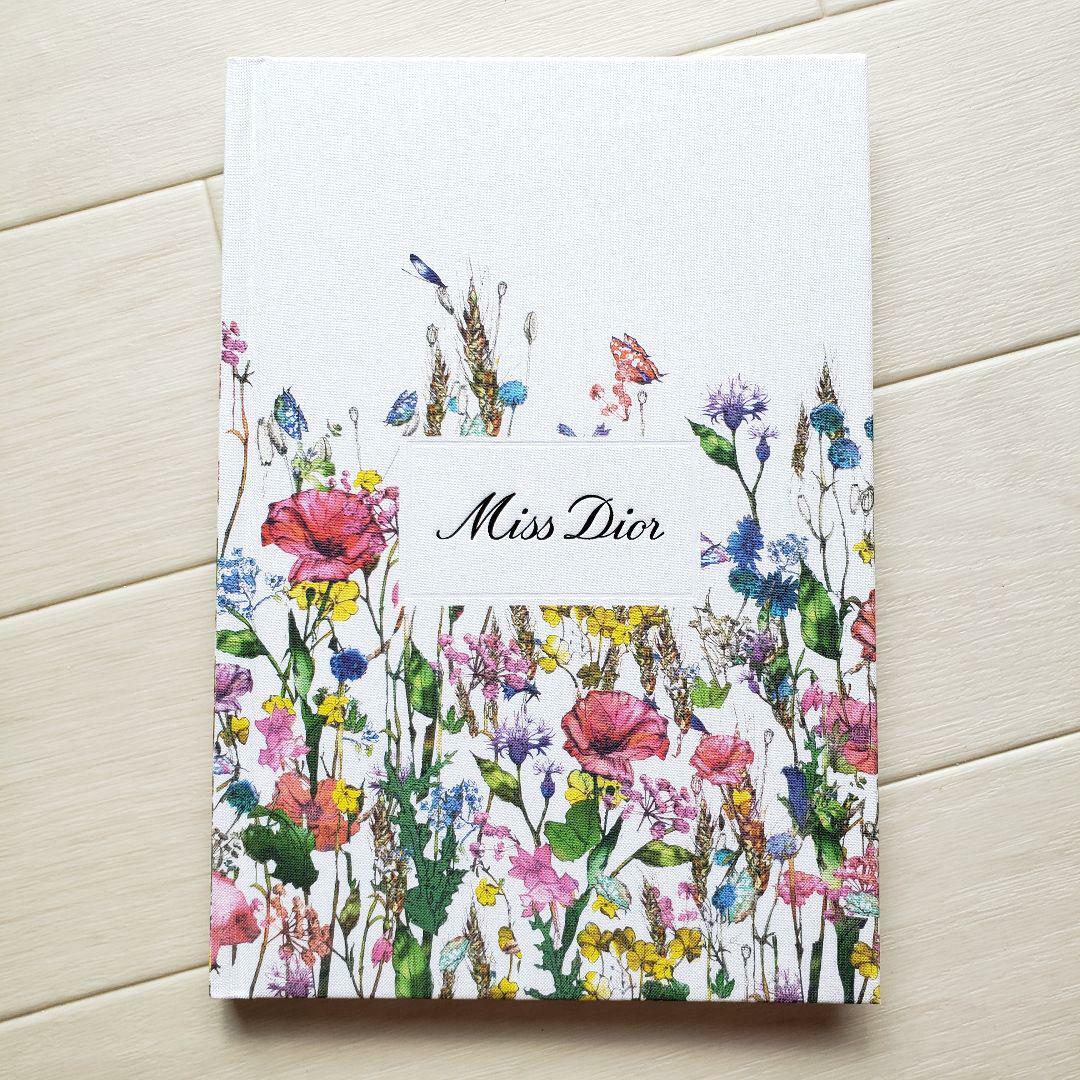 Miss Dior クラシックブーケ アートプリント Miss Dior クラシックブーケ アートプリント Miss Dior