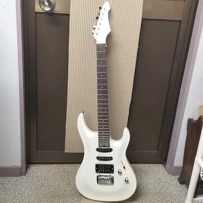 Aria Pro 2 Mac Series White Stratocasterelectric Guitar
