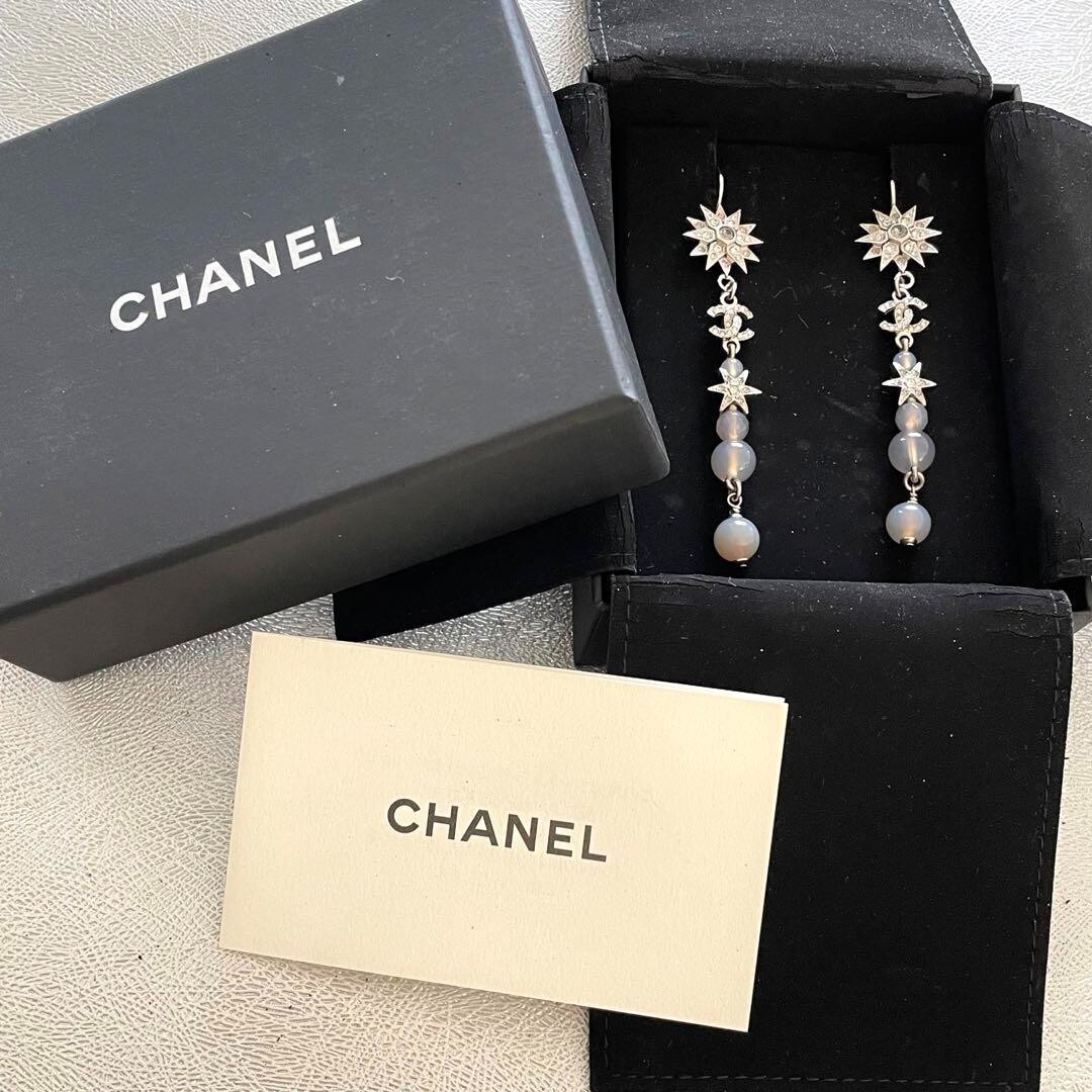 【新品】CHANEL シャネル アイコン トランプ 2冊セット 非売品 正規非売品 CHANEL 缶バッジ2個セット｜Yahoo!フリマ（旧PayPay