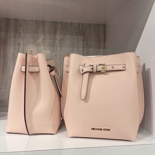 2月★Michael Kors★EMILIA SMALL BUCKET BAG グリーン系 Michael Kors Emilia Small Bucket Bag Crossbody Light Sage