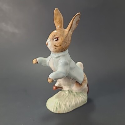 Royal Albert Peter Rabbit Beatrix Potter 4-3/4'' Figurine Warne England 1981